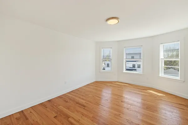 $4,800 | 216 Broadway, Unit 2, Arlington, MA 02474