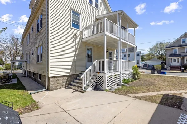 $4,800 | 216 Broadway, Unit 2, Arlington, MA 02474
