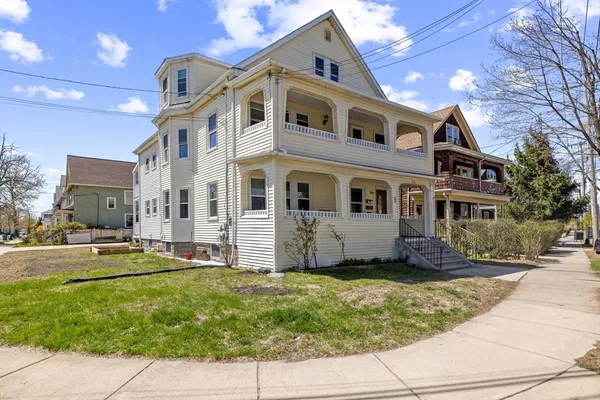 $4,800 | 216 Broadway, Unit 2, Arlington, MA 02474