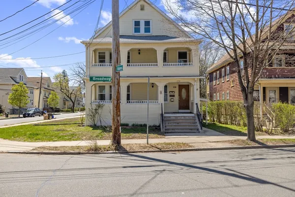 $4,800 | 216 Broadway, Unit 2, Arlington, MA 02474