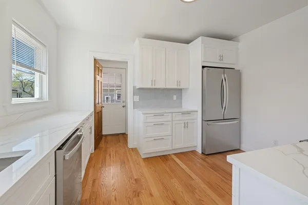 $4,800 | 216 Broadway, Unit 2, Arlington, MA 02474