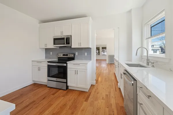 $4,800 | 216 Broadway, Unit 2, Arlington, MA 02474