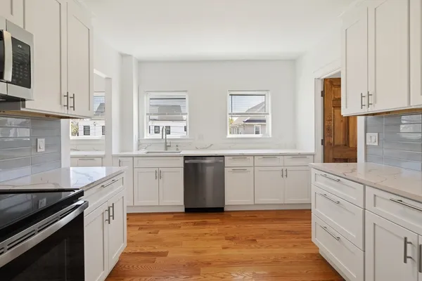 $4,800 | 216 Broadway, Unit 2, Arlington, MA 02474