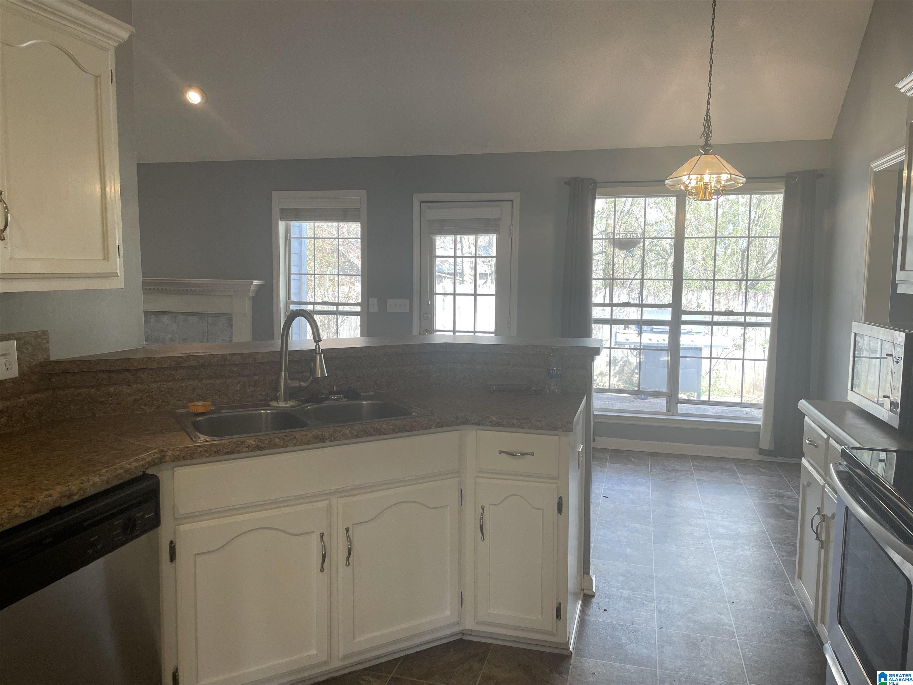 212 Lees Cove Helena, AL 35080 - Photo 9 of 14