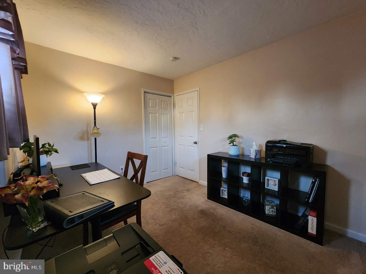 18 Middle Road Levittown, PA 19056 - Photo 17 of 33 Gallery Image 17
