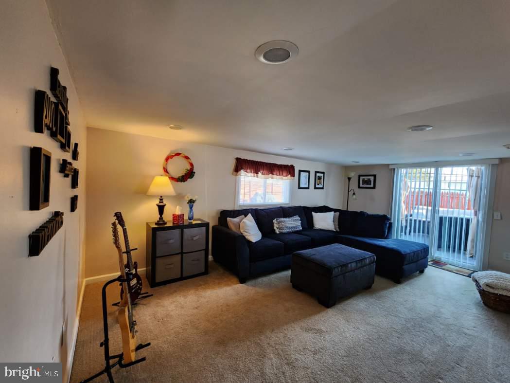 18 Middle Road Levittown, PA 19056 - Photo 9 of 33 Bonus room