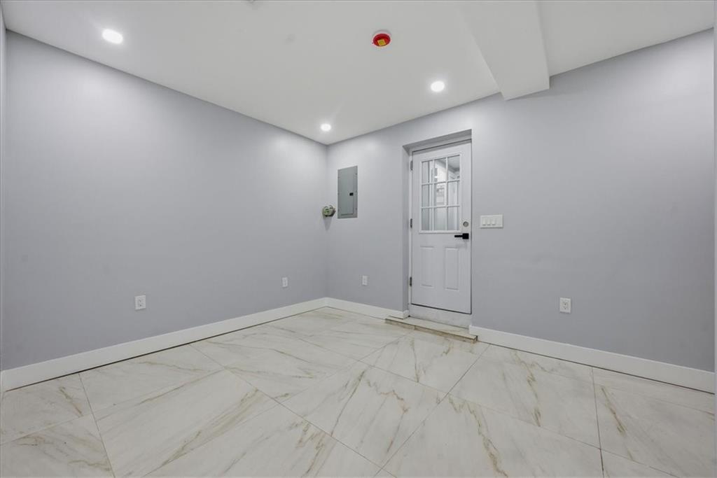 2862 Briggs Avenue Bronx, NY 10458 - Photo 14 of 38 a view of an empty room