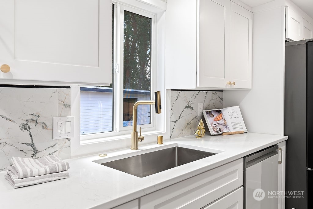4886 Southeast Horstman Road Port Orchard, WA 98366 - Photo 14 of 34 Gallery Image 14
