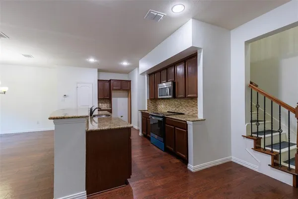 $2,600 | 394 Teague Drive, Lewisville, TX 75067