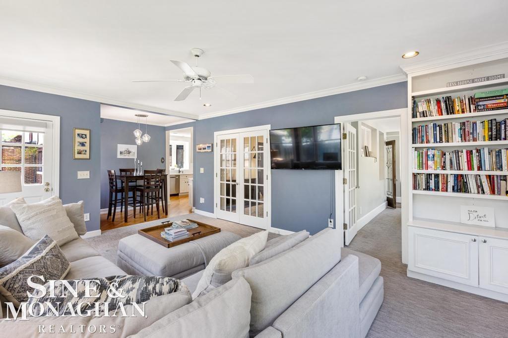 1244 Bishop Road Grosse Pointe, MI 48230 - Photo 14 of 49 50110674-13.JPG