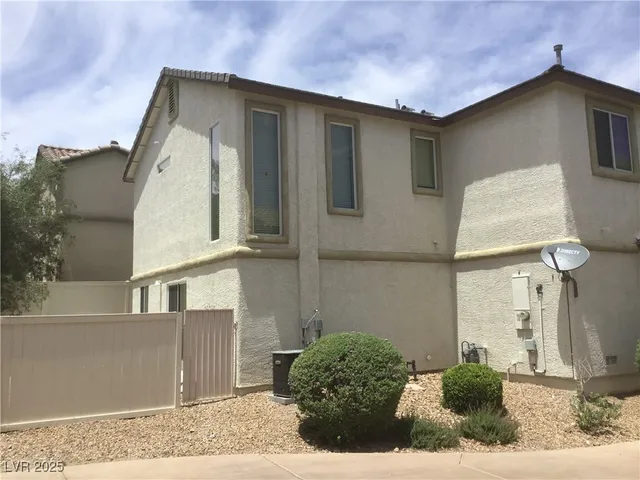 $1,816 | 8277 West Wildwood Glen Drive, Las Vegas, NV 89131