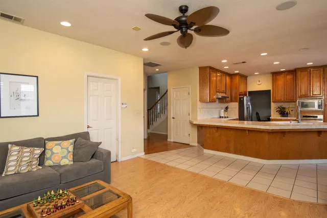 $699,000 | 2705 Lake Front Court, Modesto, CA 95355