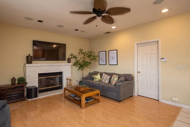 $699,000 | 2705 Lake Front Court, Modesto, CA 95355