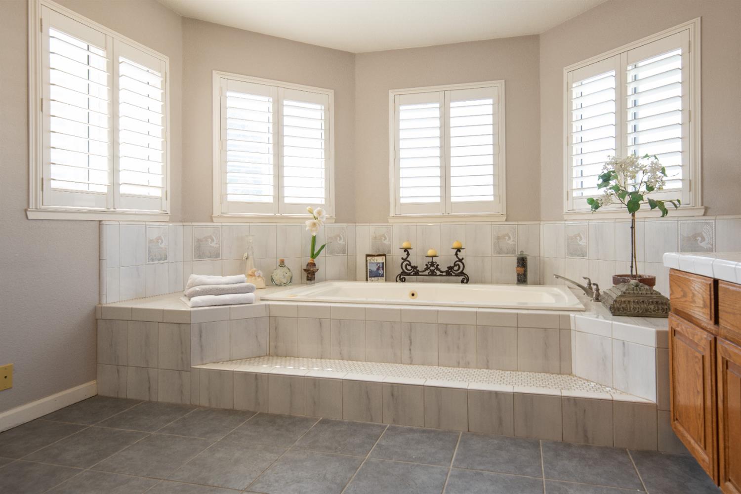2705 Lake Front Court Modesto, CA 95355 - Photo 34 of 50 a bathroom with a sink and a bathtub