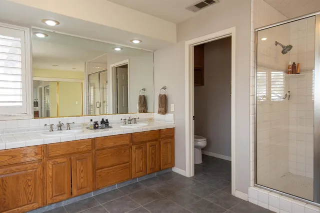 $699,000 | 2705 Lake Front Court, Modesto, CA 95355