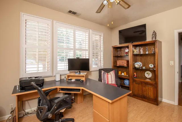 $699,000 | 2705 Lake Front Court, Modesto, CA 95355