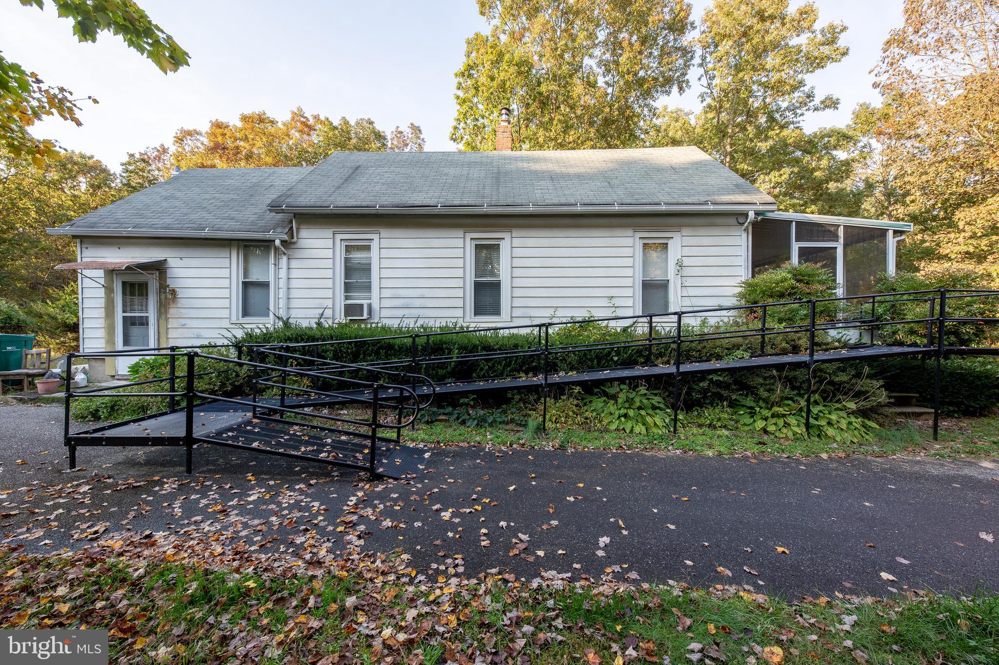 113 Crow Pond Road Elmer, NJ 08318 - Photo 4 of 31 Gallery Image 4