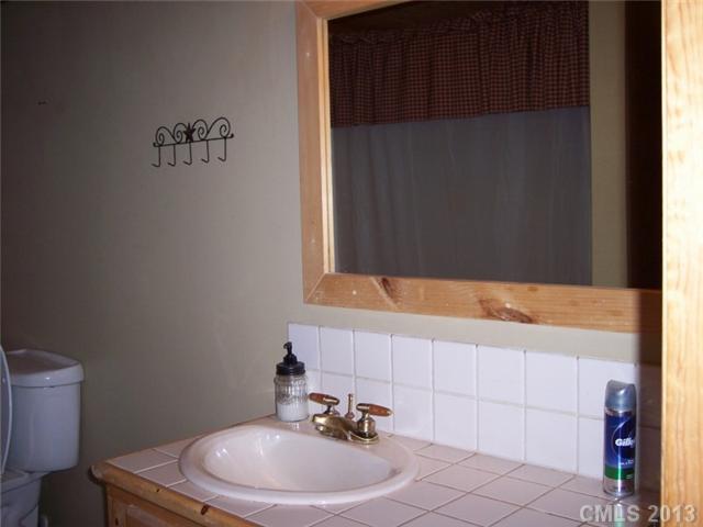 138 Skyview Lake Road Harmony, NC 28634 - Photo 9 of 13 Gallery Image 9