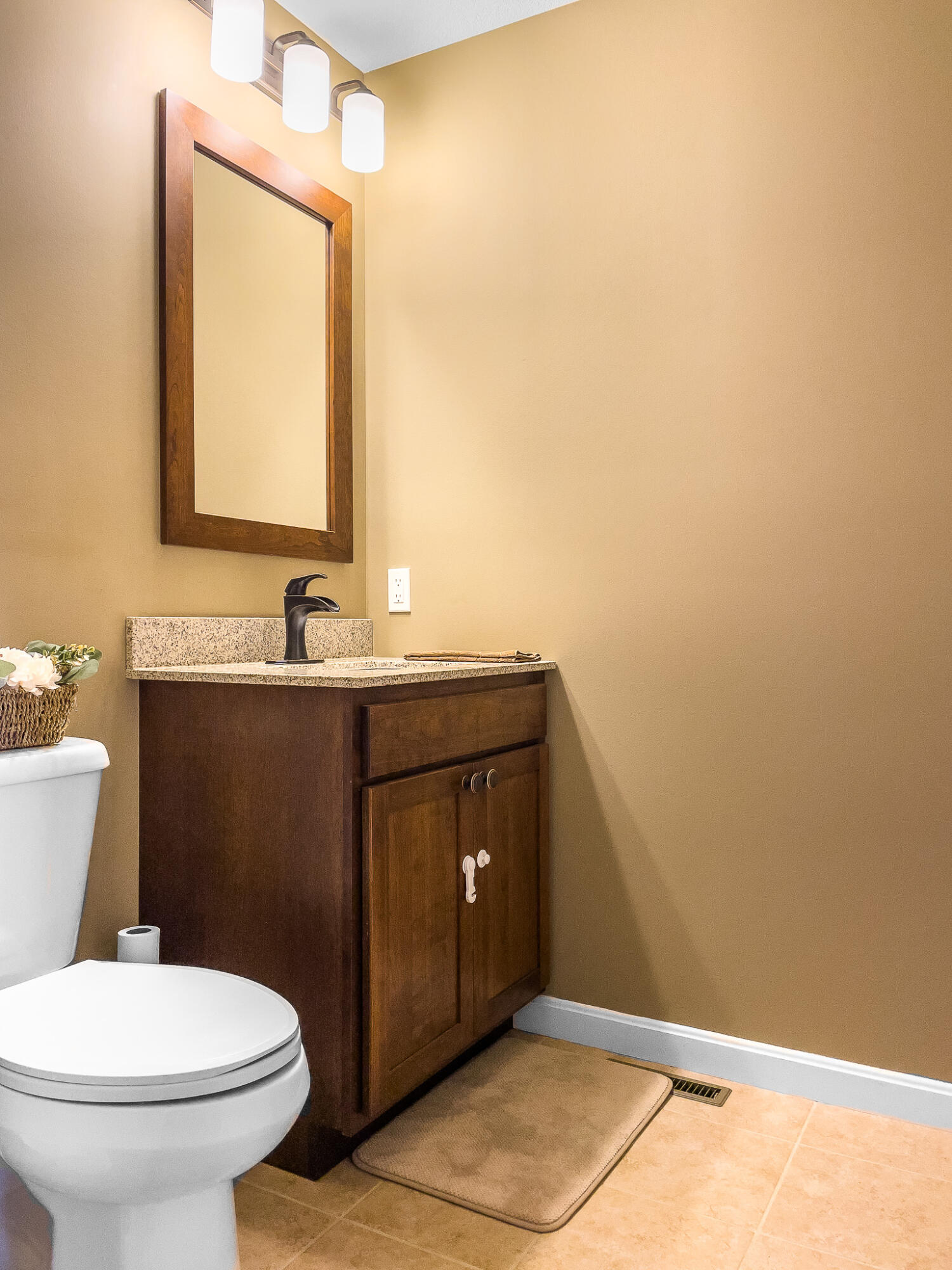 181 Back Road Skowhegan, ME 04976 - Photo 19 of 44 First floor Bath