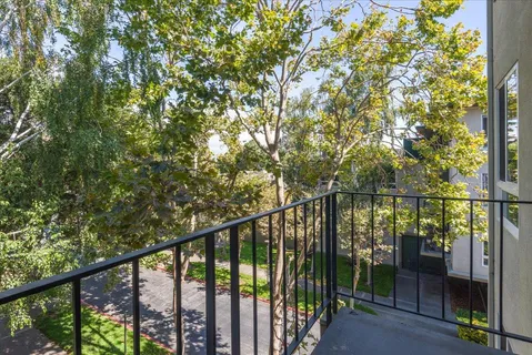 $420,000 | 928 Peninsula Avenue, Unit 303, San Mateo, CA 94401