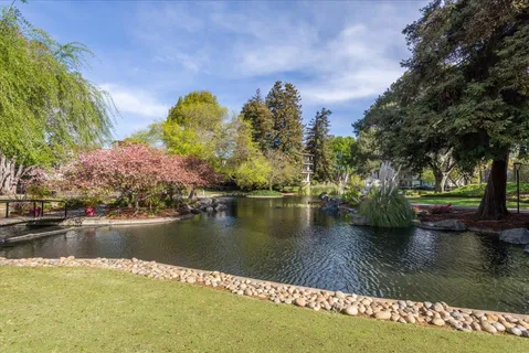 a view of a lake with houses