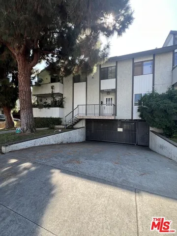 $3,650 | 3645 Westwood Boulevard, Unit 202, Los Angeles, CA 90034