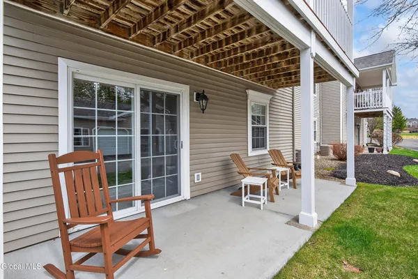 $260,000 | 102 Evergreen Place, Rensselaer, NY 12144