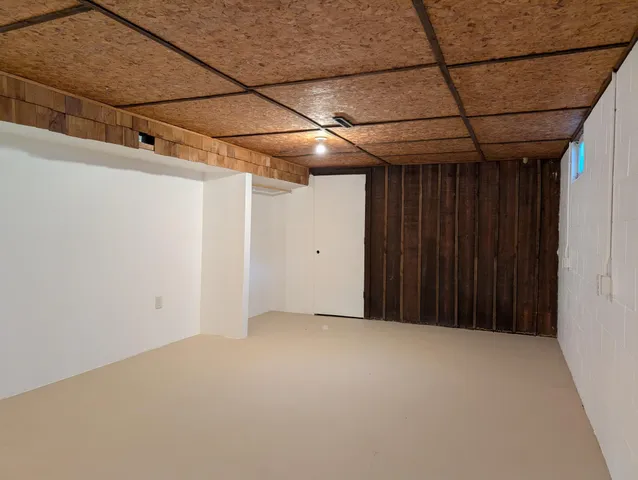 $185,000 | 121 West Rowena Street, Ivanhoe, MN 56142