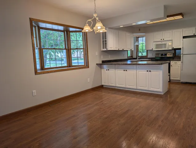 $185,000 | 121 West Rowena Street, Ivanhoe, MN 56142