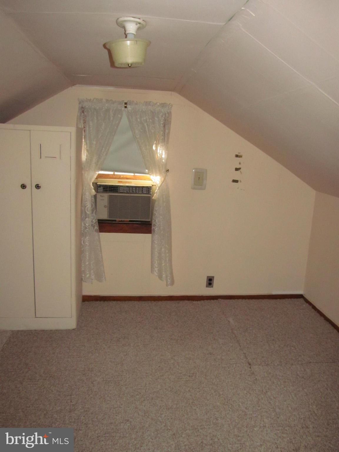 228 Pinewood Road Dundalk, MD 21222 - Photo 16 of 20 Opt. Up Level Bedrm or Storage