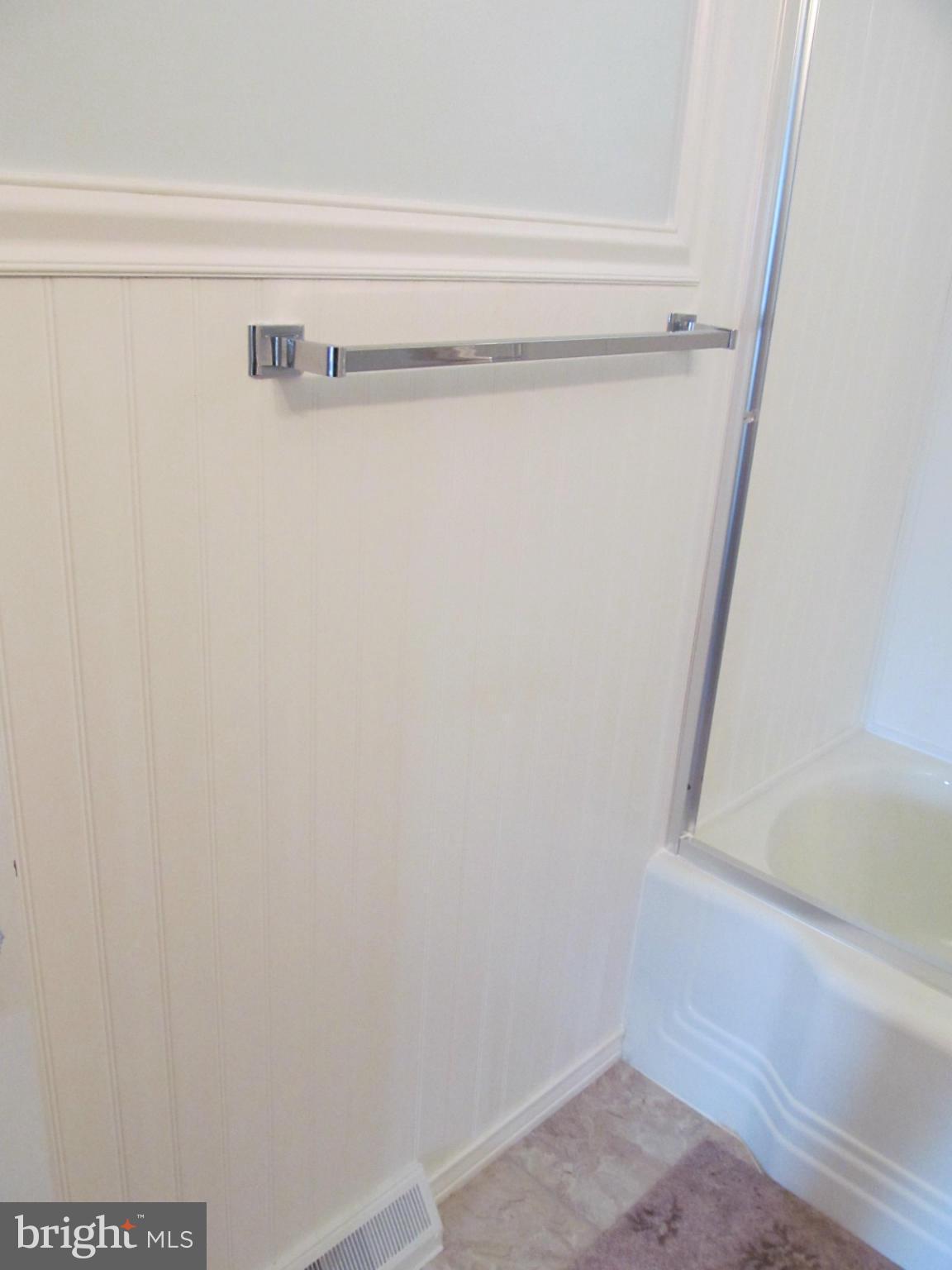 228 Pinewood Road Dundalk, MD 21222 - Photo 6 of 20 Wainscoting