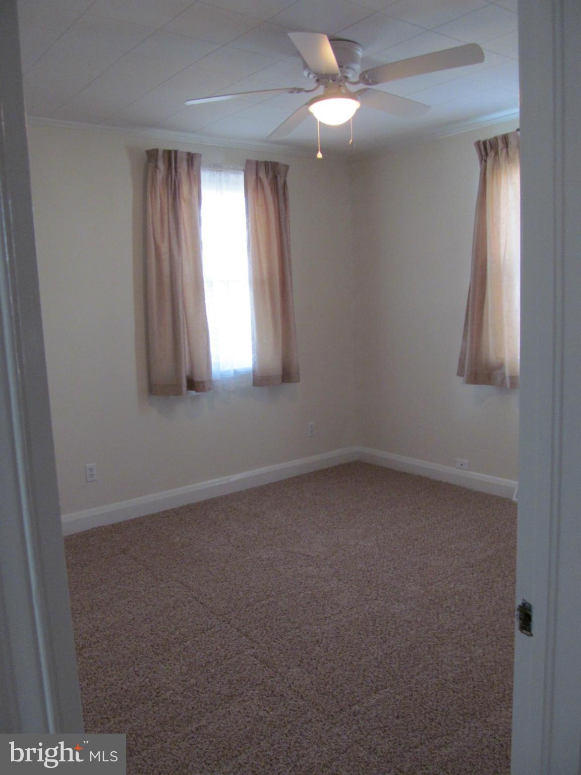 228 Pinewood Road Dundalk, MD 21222 - Photo 7 of 20 Bedroom 1