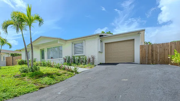 $3,250 | 1717 16th Court North, Lake Worth Beach, FL 33460