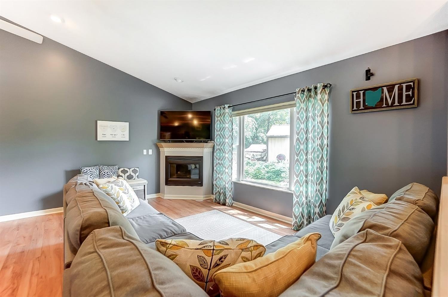6747 Daleview Road Cincinnati, OH 45247 - Photo 4 of 41