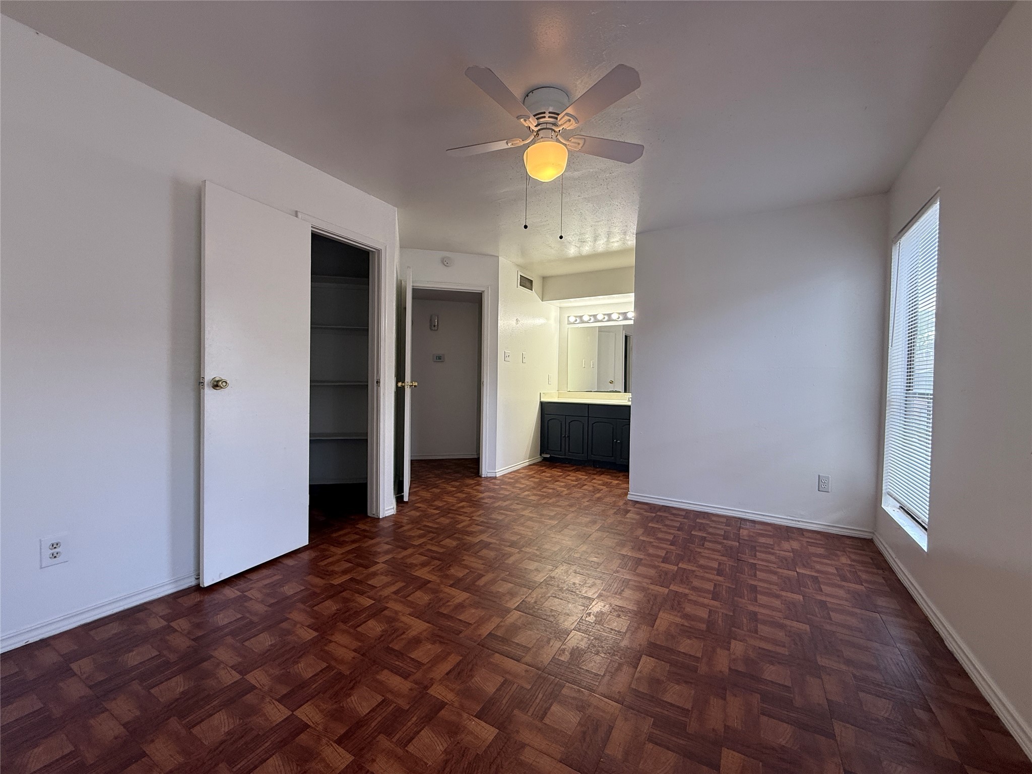 7200 West T C Jester Boulevard, Unit 2604 Houston, TX 77088 - Photo 11 of 14 a view of empty room with a window