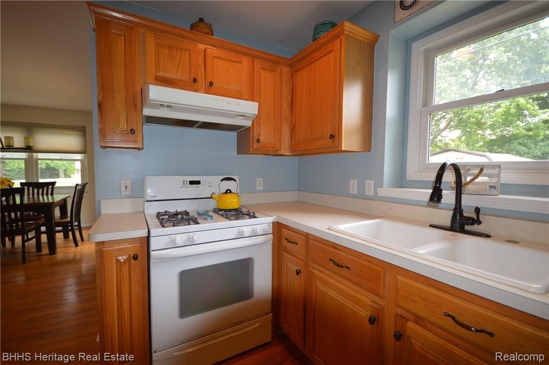 8569 Lee Road Brighton, MI 48116 - Photo 18 of 60 DSC_0991.JPG