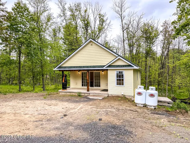 $719,000 | 25 Forest Road, Queensbury, NY 12845