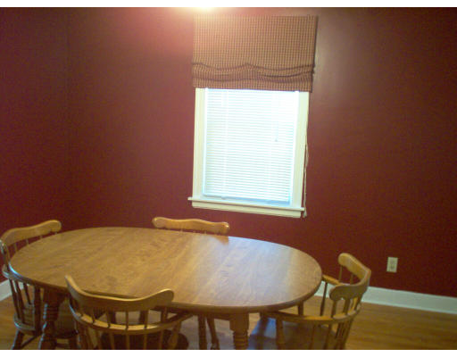 239 Roosevelt Avenue Springfield, MA 01118 - Photo 7 of 9 Gallery Image 7