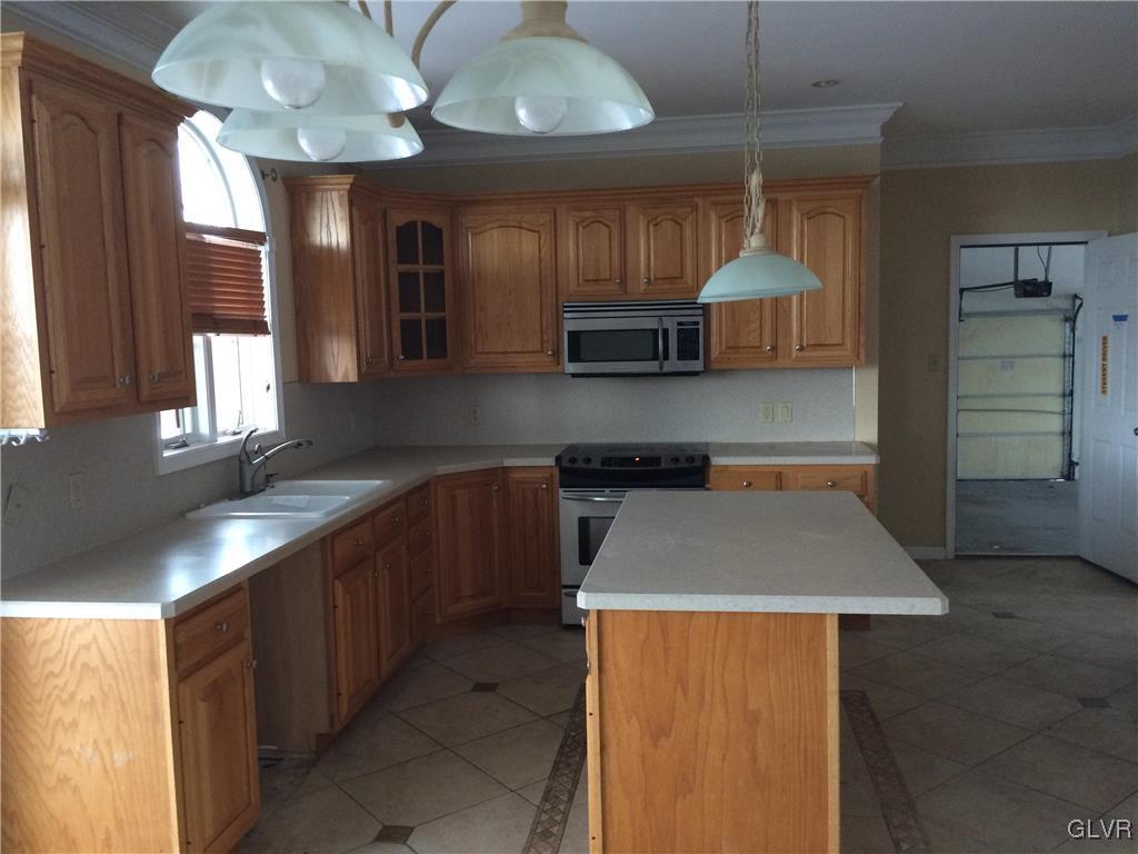 80 Mansfeld Road Hellertown, PA 18055 - Photo 6 of 18 Kitchen