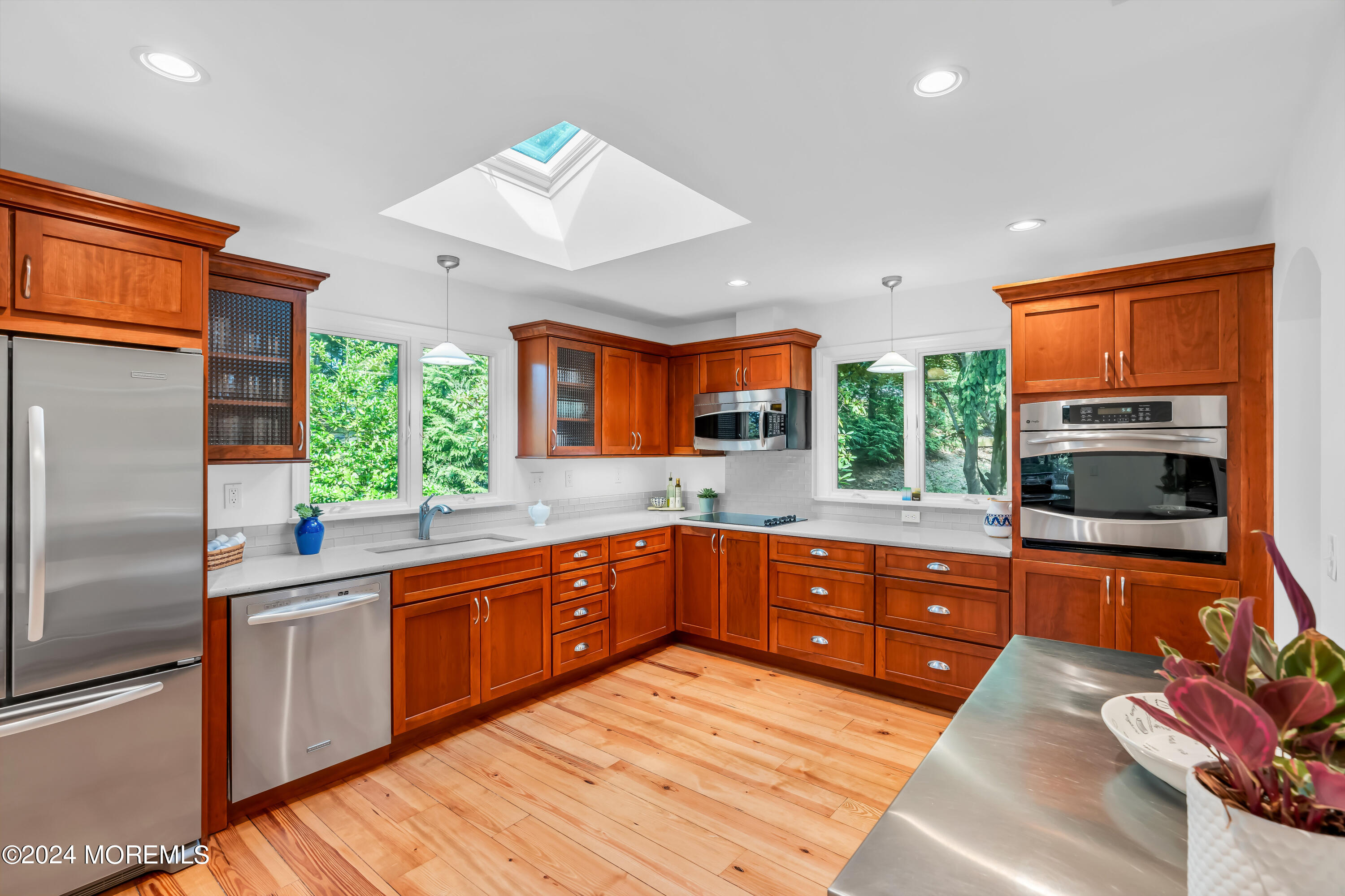 288 Ocean Boulevard Atlantic Highlands, NJ 07716 - Photo 5 of 55 Skylight