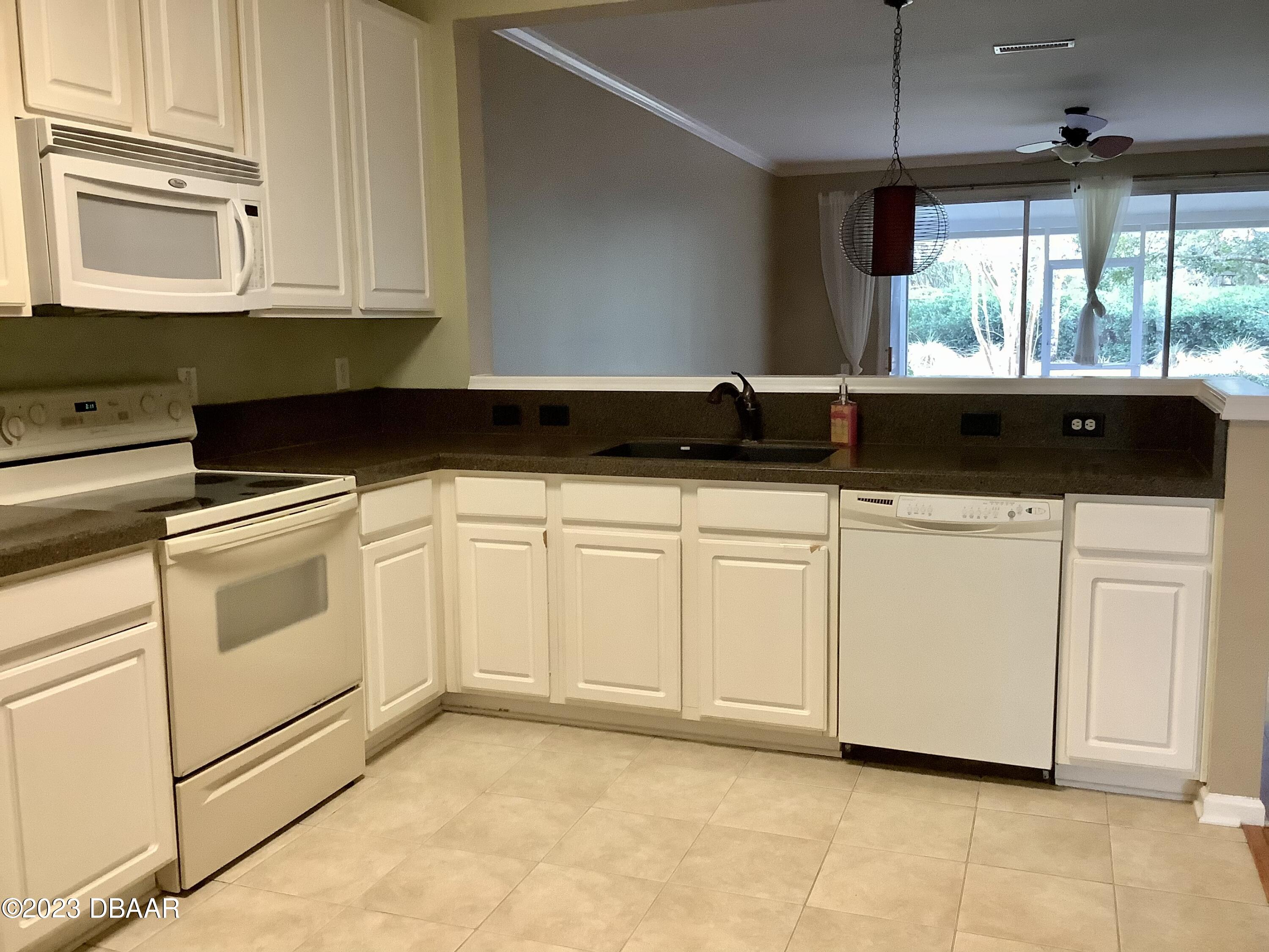 7990 Baymeadows Road, Unit E #2202 Jacksonville, FL 32256 - Photo 9 of 32 71BEE448-24D1-4E7C-985F-CE66A9079D3A