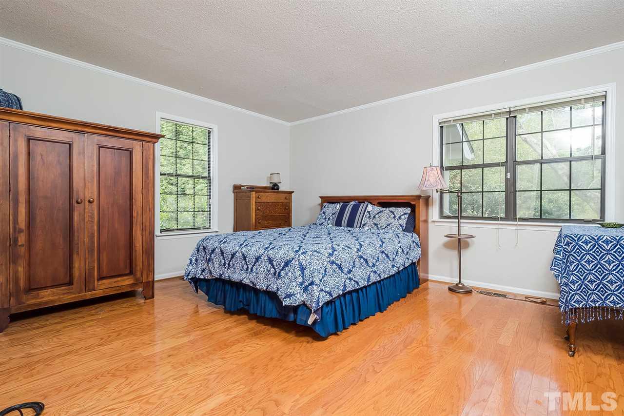5517 Old Towne Road Raleigh, NC 27612 - Photo 12 of 25
