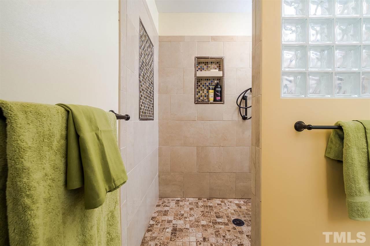 5517 Old Towne Road Raleigh, NC 27612 - Photo 15 of 25
