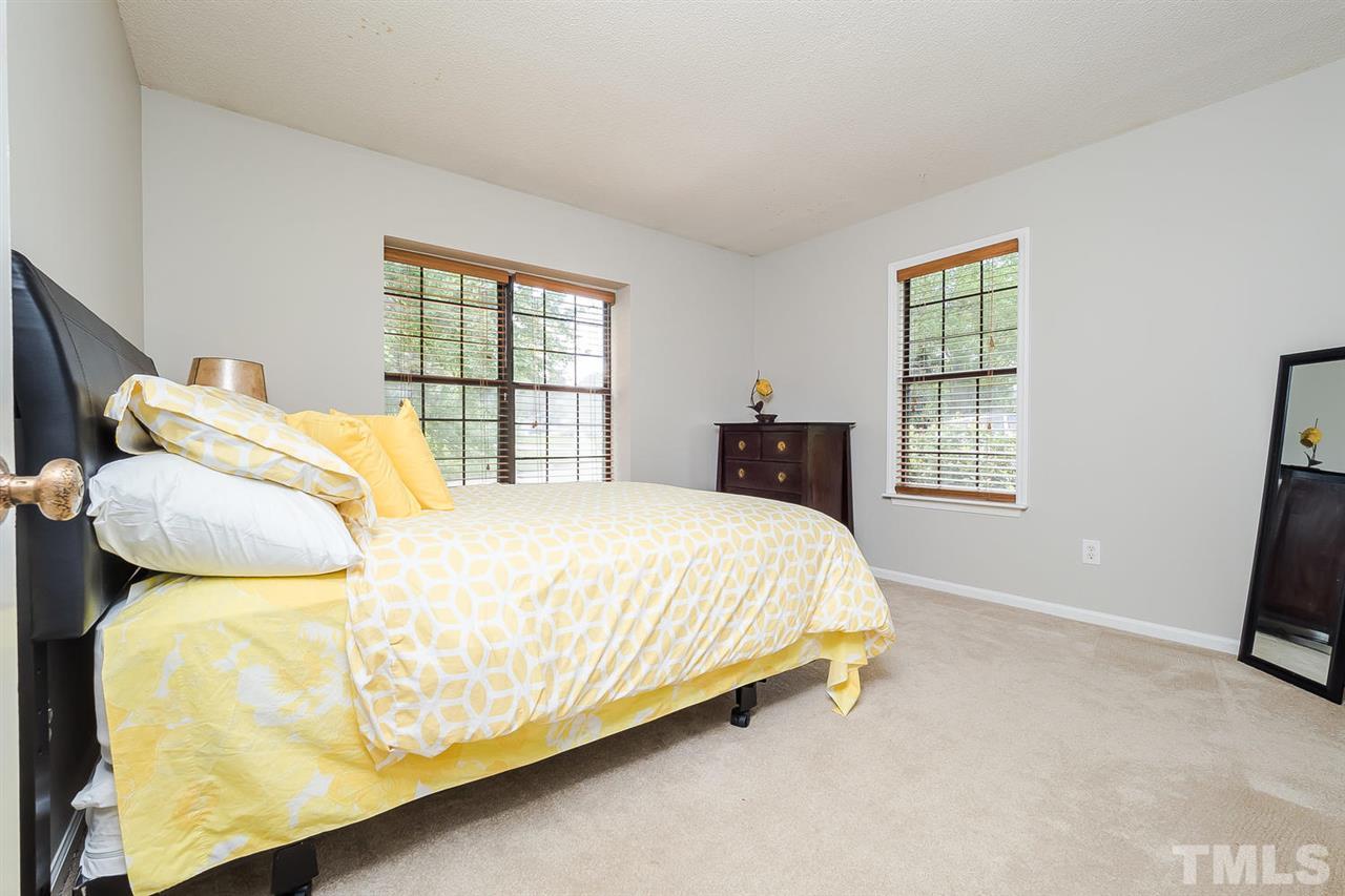 5517 Old Towne Road Raleigh, NC 27612 - Photo 17 of 25