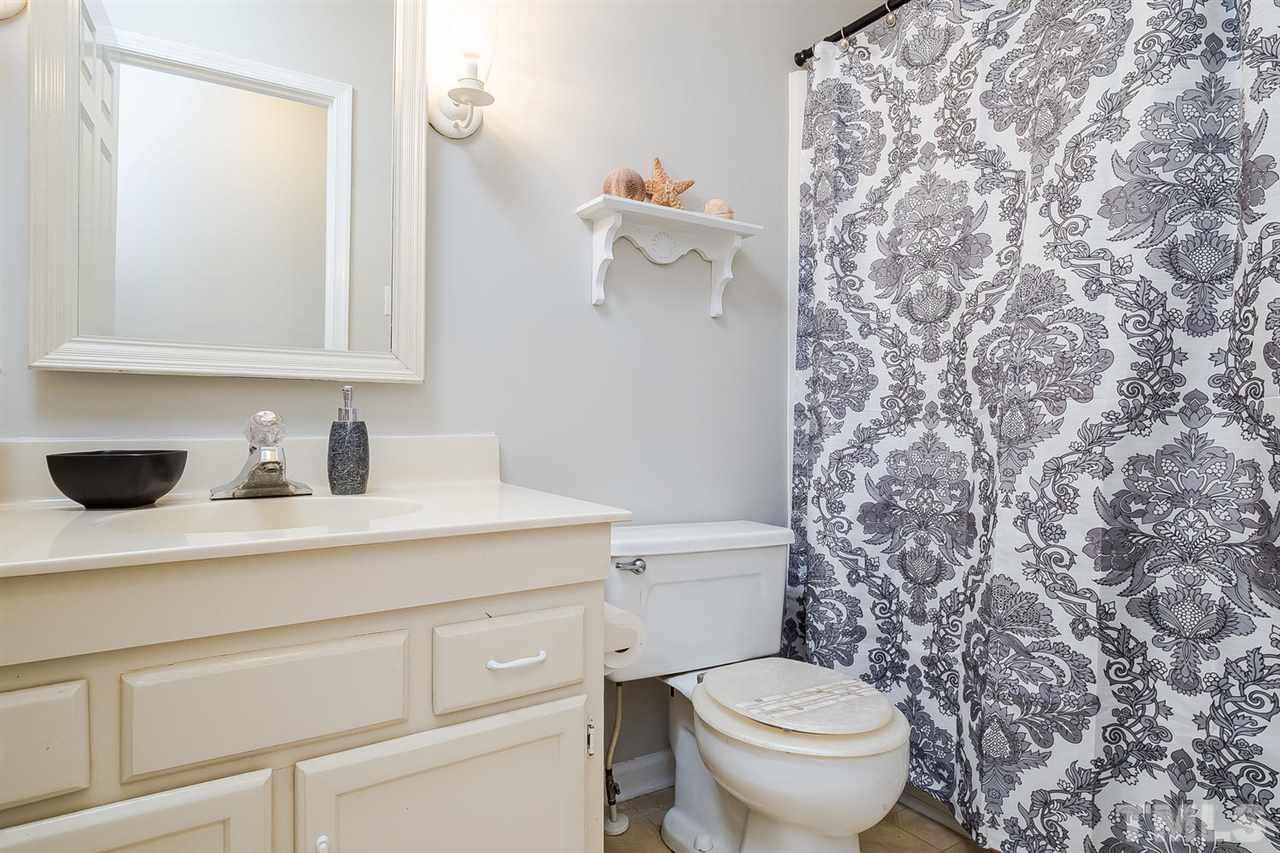 5517 Old Towne Road Raleigh, NC 27612 - Photo 19 of 25