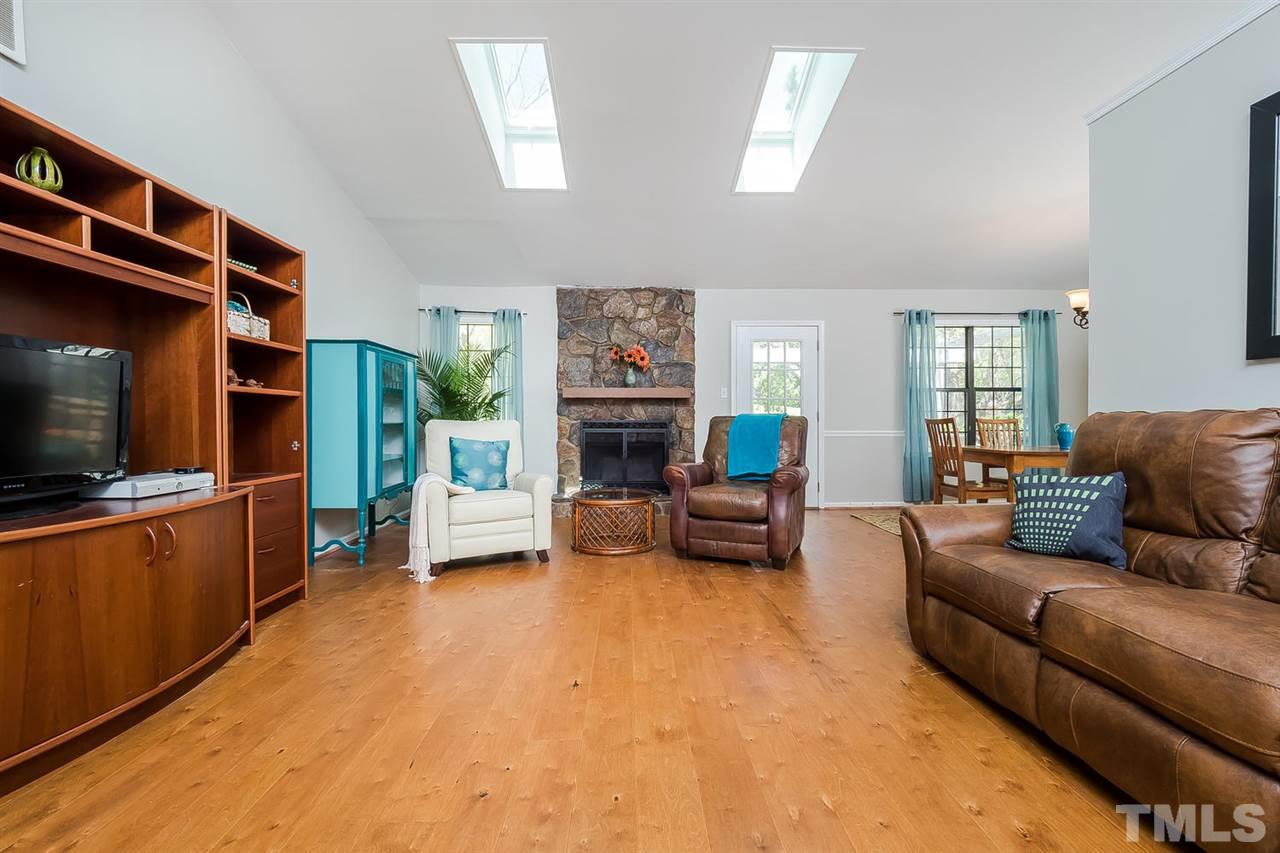 5517 Old Towne Road Raleigh, NC 27612 - Photo 3 of 25