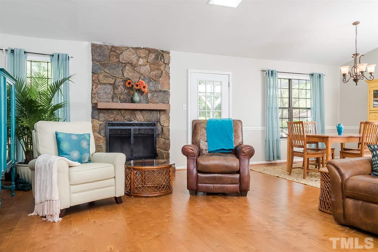 5517 Old Towne Road Raleigh, NC 27612 - Photo 4 of 25