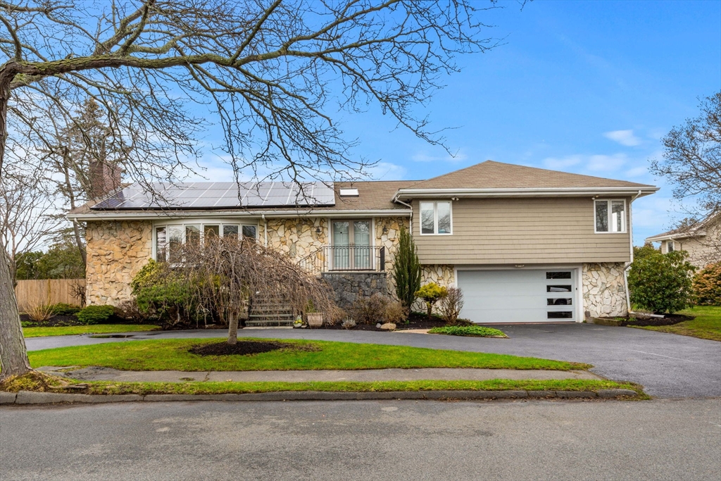 58 Leicester Road Marblehead, MA 01945 - Photo 1 of 42
