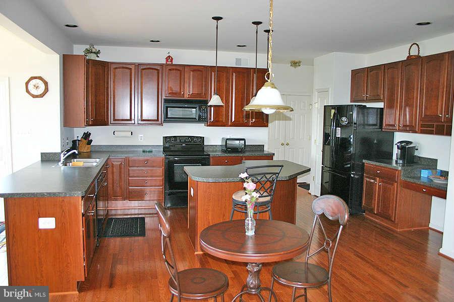 3807 Misty Hollow Point of Rocks, MD 21777 - Photo 5 of 24 Kitchen