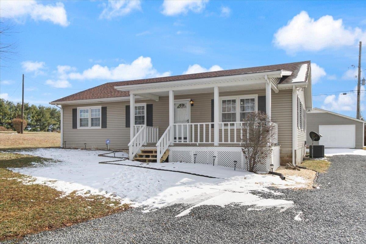 279 Carter Sims Road Bowling Green, KY 42104 - Photo 1 of 21 Gallery Image 1